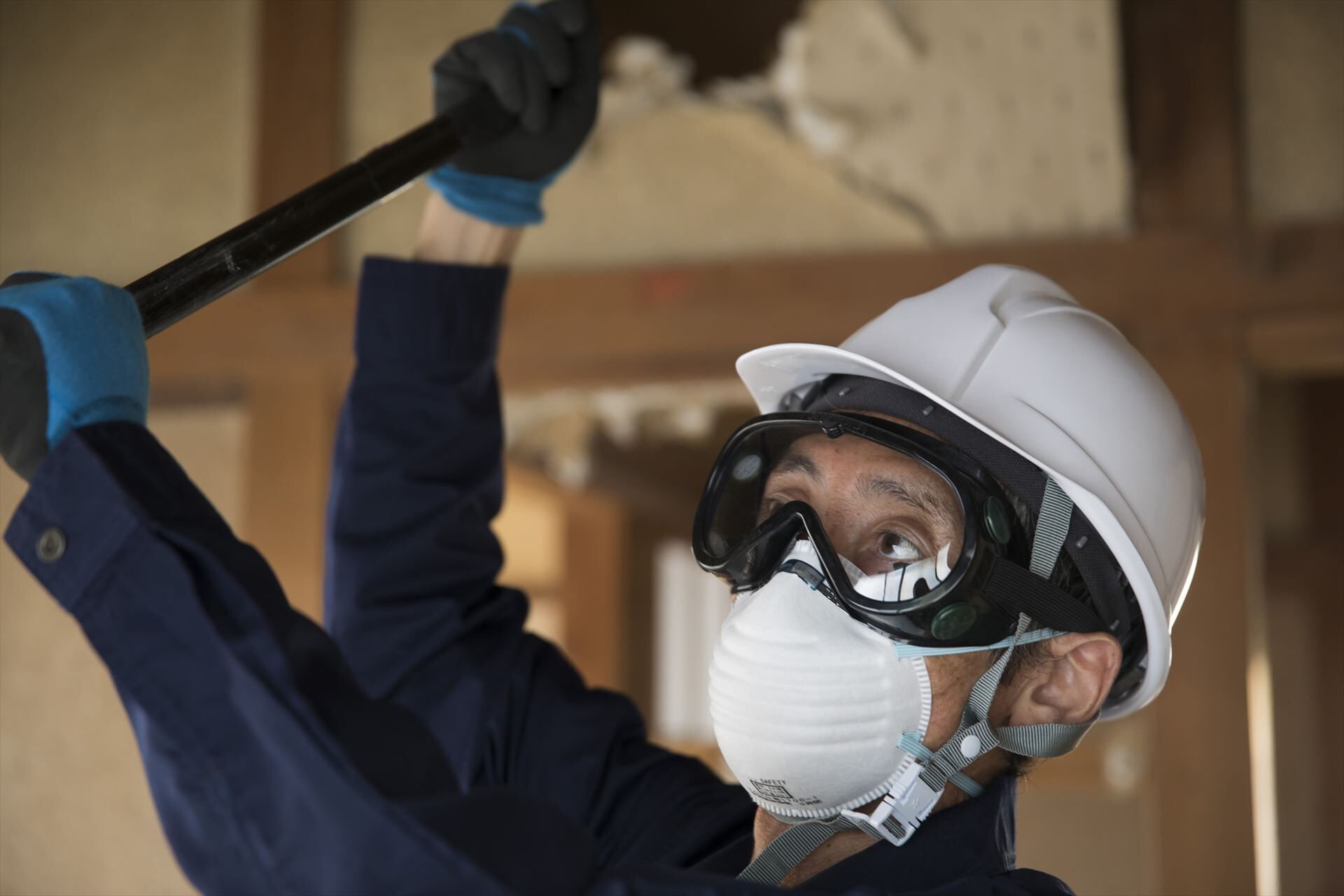 職人の解体風景_R